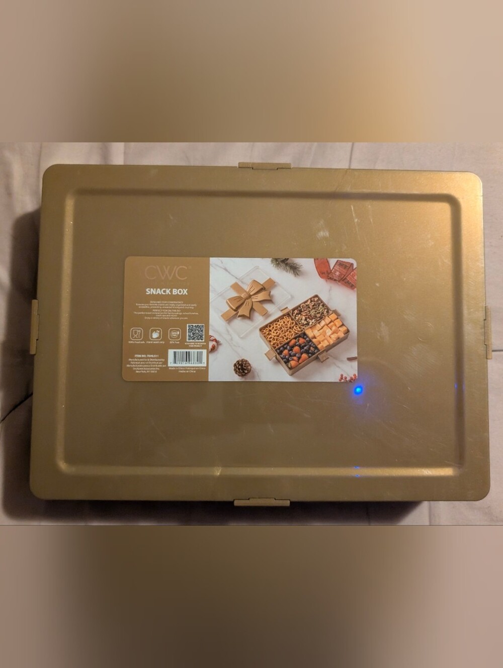 CWC Cook With Color Gold Bow Snack Box Charcuterie Snackle Container Holiday - Picture 4 of 5
